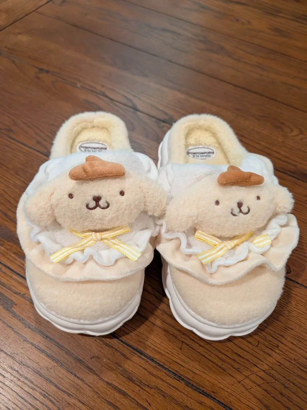 Sanrio Pompompurin Plush House Slippers Cream Yellow Bow Faux Fur EUC